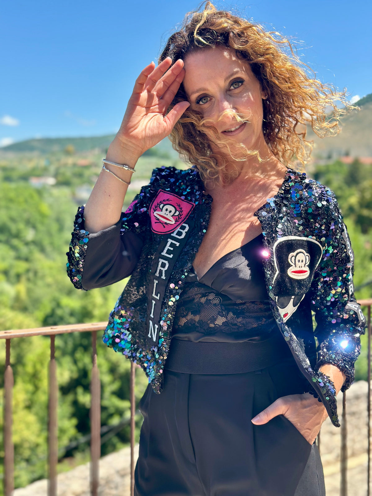 Night Fly – Cropped Paillettenjacke