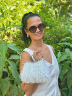 WhiteWhisper – Weiße Handtasche mit Strassbügel